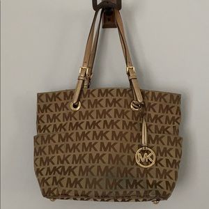 ✨HOST PICK✨ Michael Kors logo tote bag